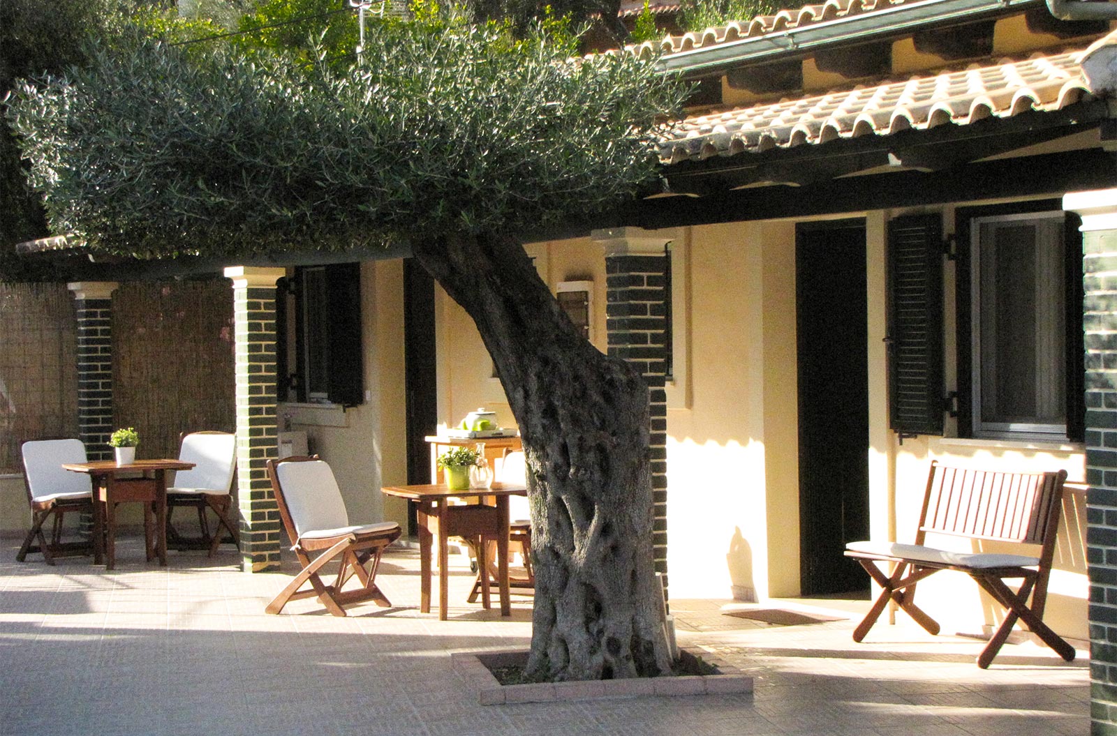 Akis Apartments
