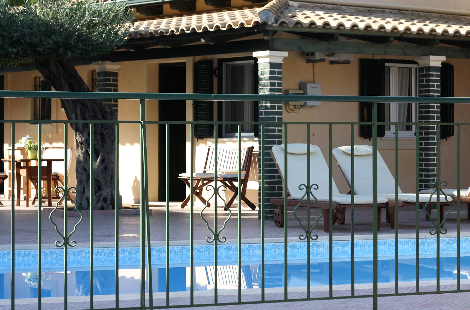 Akis Apartments