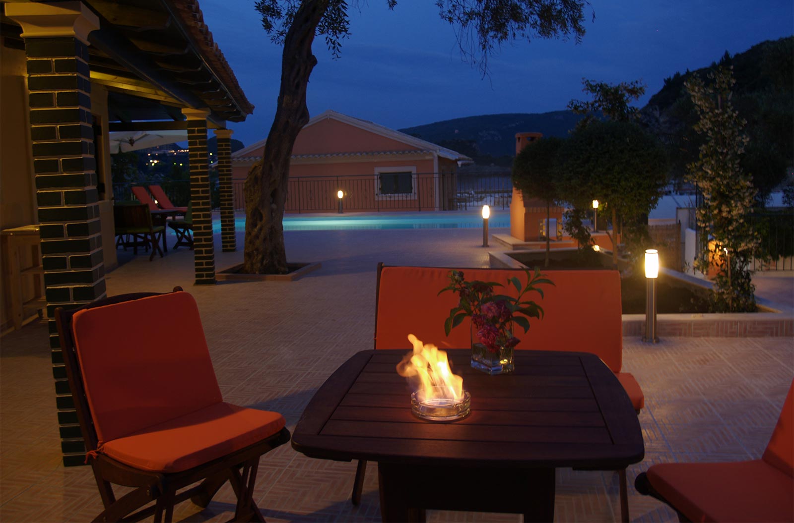 Akis Apartments