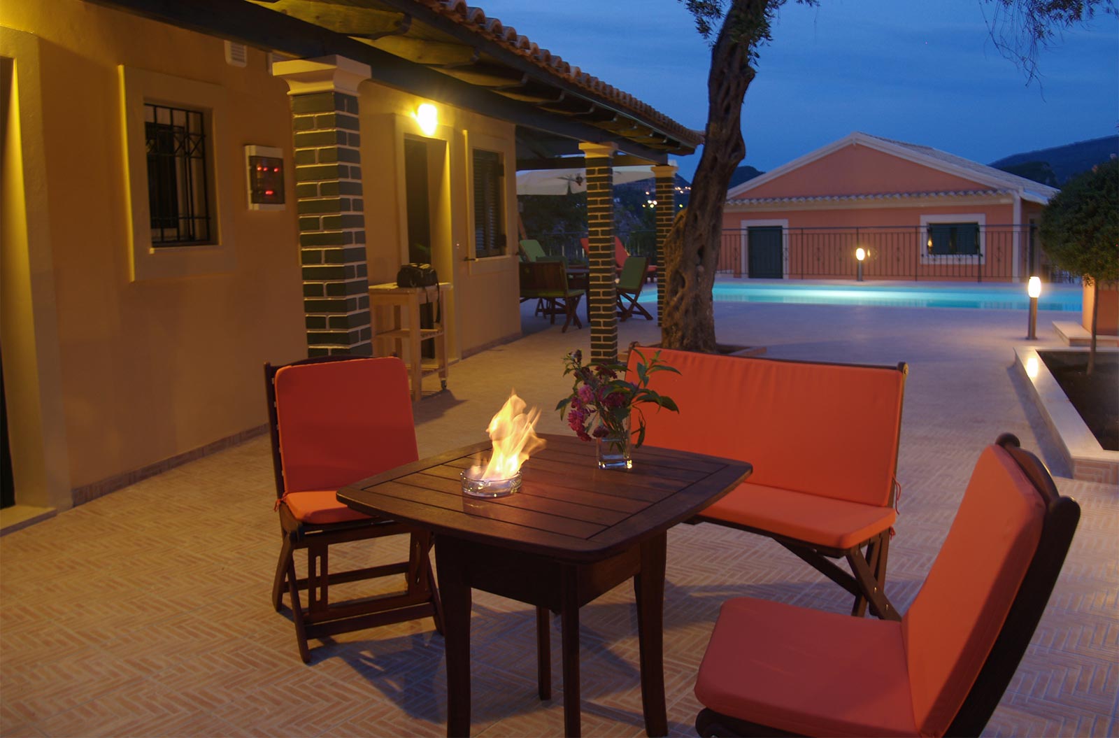 Akis Apartments