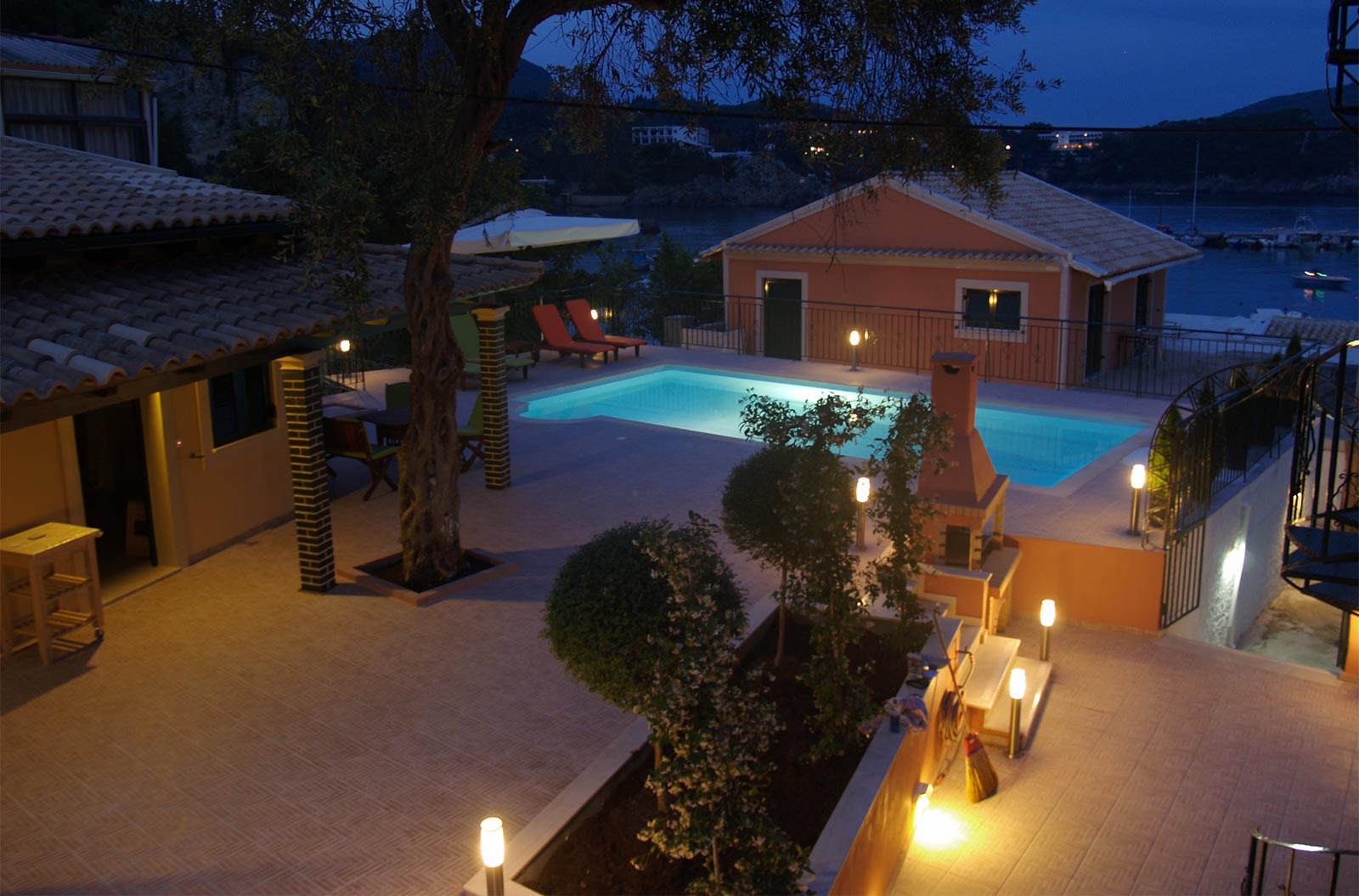 Akis Apartments